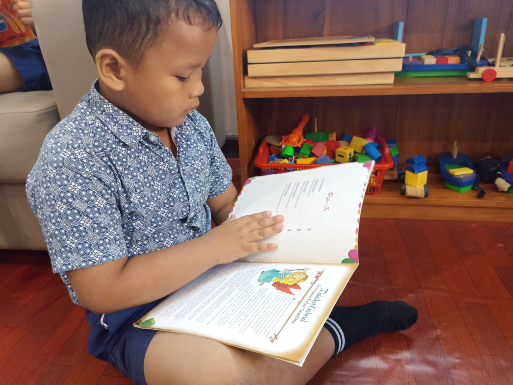 Kunjungan TK Duta Kasih ke Perpustakaan Sastra Mangutama Kabupaten Badung